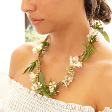 Load image into Gallery viewer, KIKKERLAND Huckleberry Make Your Own Fresh Flower Necklace