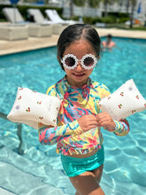 Load image into Gallery viewer, ALI + OLI Sunglasses Daisy Frame