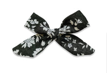 Load image into Gallery viewer, JOSIE JOAN'S Petite Bow Clip