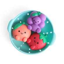 Load image into Gallery viewer, Itzy Splash Pals™ - Bath + Water Toy
