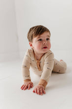 Load image into Gallery viewer, Babysprouts Baby Snap Romper: Sheep / Preemie
