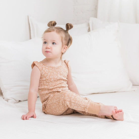 COLORED ORGANICS Flora Flutter Sleeve Romper