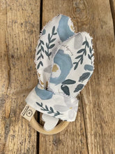 Load image into Gallery viewer, YEMA HOME Bunny Ear Ring Teether
